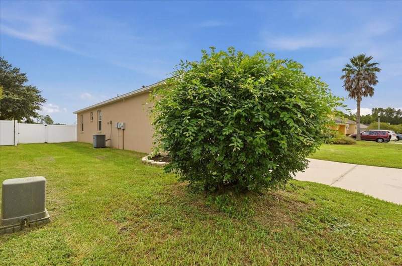 3 bedroom Single Family Residence at 5014 Yellowtop Loop, Ashwood West, Lakeland — photo 4