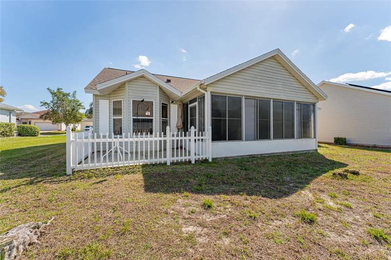 3 bedroom Single Family Residence at 3009 Batally Court, The Villages, The Villages — photo 4