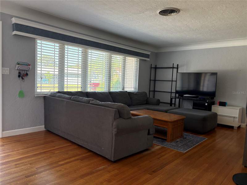 3 bedroom Single Family Residence at 6221 13th Avenue, Garden Manor Sec 2, St Petersburg — photo 5