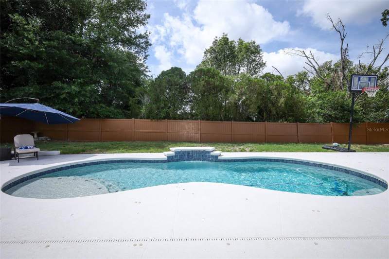 6 bedroom Single Family Residence at 1349 Valley Pine Circle, Sweetwater West, Apopka — photo 4