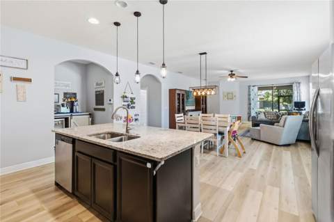 15518 Fountain Cove Court, Winter Garden FL - photo 13 of 64
