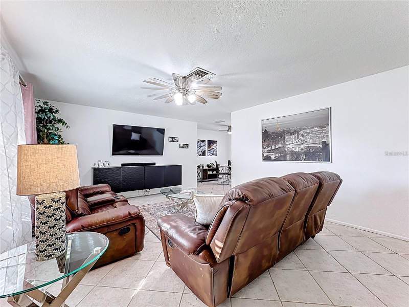 3 bedroom Single Family Residence at 1905 Hughey Street, Bruces Sunshine Homes, Kissimmee — photo 4