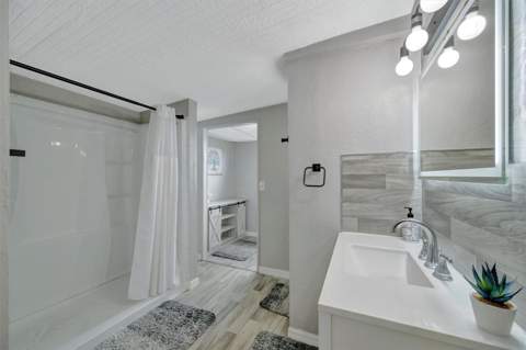 162 S Saint Thomas Circle, Apollo Beach FL - photo 16 of 26