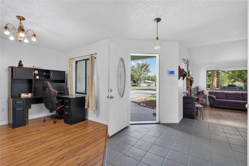 3 bedroom Single Family Residence at 3303 Foxboro Court, Mount Dora Village Grove Unit 01, Mount Dora — photo 4