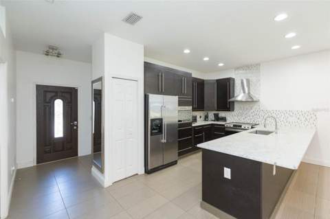 6426 31st Street, St Petersburg FL - photo 9 of 37