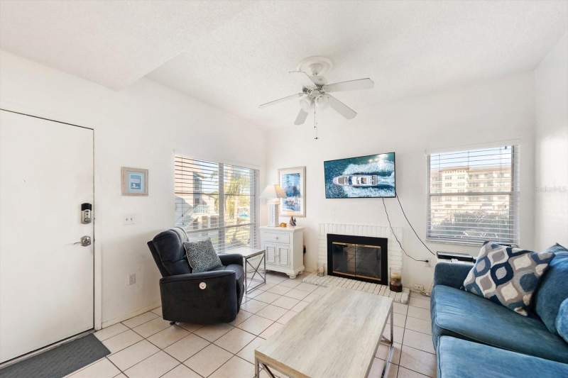 1 bedroom Condominium at 179 Medallion Boulevard #H, Madeira Beach Yacht Club Condo, Madeira Beach — photo 3