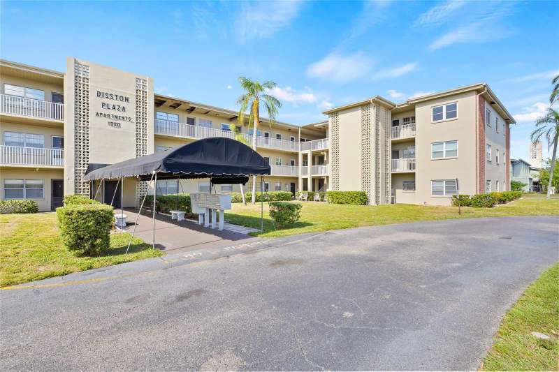 Disston Plaza Apartments Condo