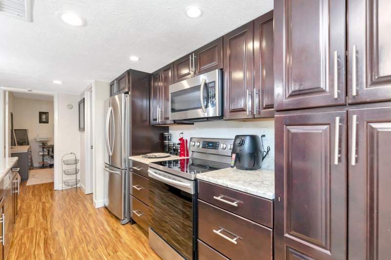 2 bedroom Condominium at 3765 41st Street #K, Bermuda Bay Beach Condo, St Petersburg — photo 4