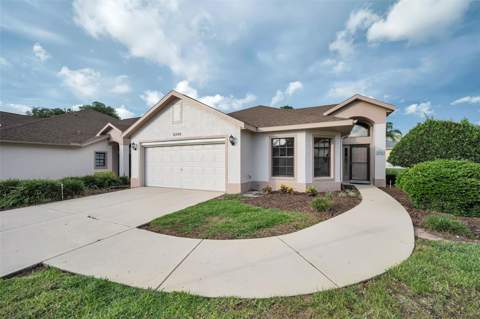 6240 Fairskies Drive, New Port Richey FL - photo 7 of 92