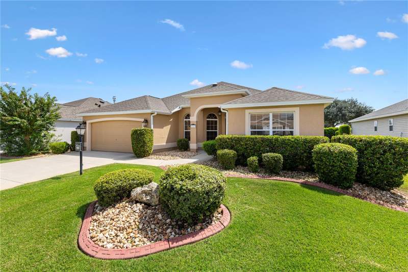 3 bedroom Single Family Residence at 1318 Greenville Way, Villages Of Sumter, The Villages — photo 2