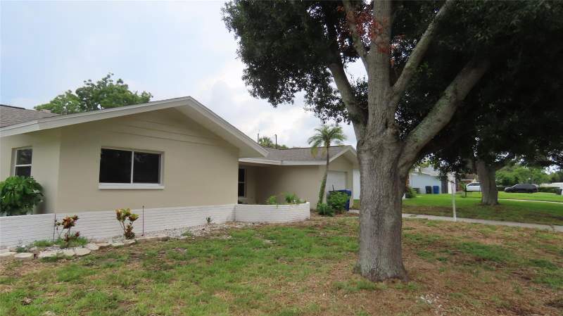 12713 137TH LANE home for sale in Grove Lake Manor Homes for Sale: 1 Listing, From $310K