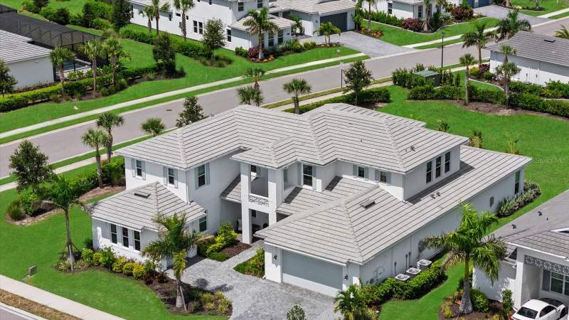 4 bedroom Single Family Residence at 8129 Nevis Run, Isles At Lakewood Ranch Ph II, Lakewood Ranch — photo 4