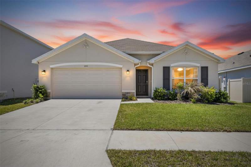 4 bedroom Single Family Residence at 3255 Silver Date Drive, Berry Bay Sub, Wimauma — photo 5