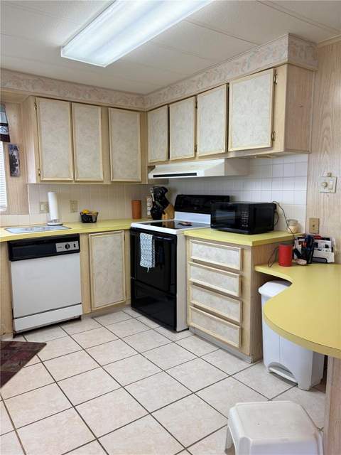 3049 Longview Lane, North Fort Myers FL - photo 12 of 33