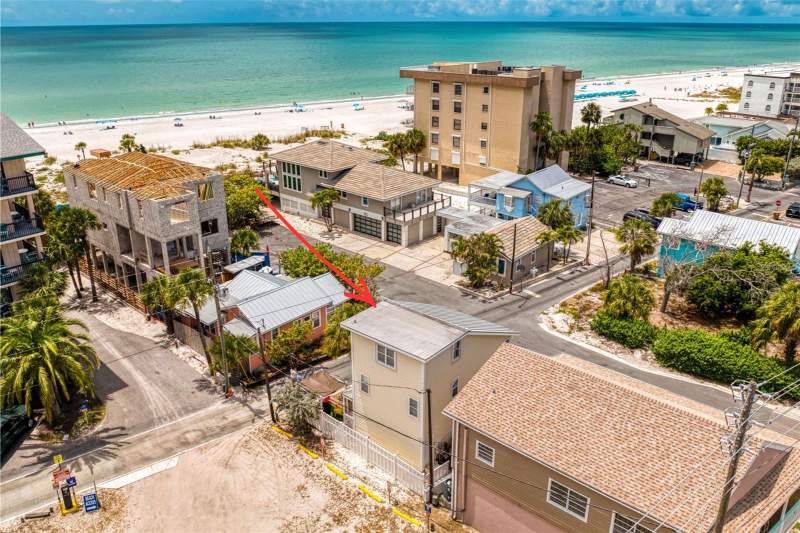 2 bedroom Single Family Residence at 13095 Gulf Lane, Mitchells Beach Rev, Madeira Beach — photo 4