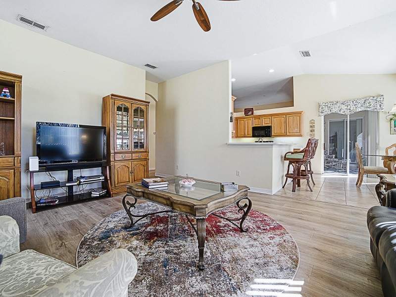 3 bedroom Single Family Residence at 24239 Belle Mede Drive, Plantation At Leesburg Belle Terre Village L, Leesburg — photo 3