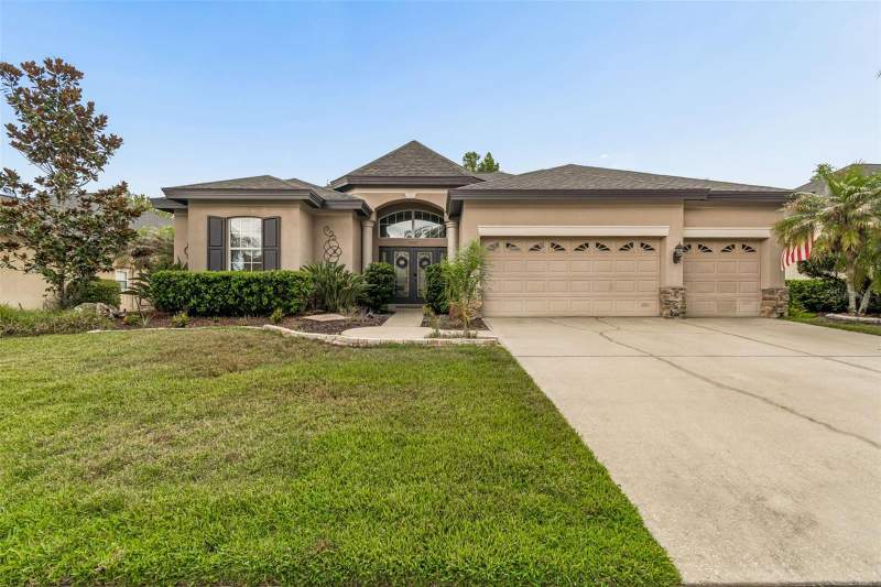 23305 GRACEWOOD CIRCLE home for sale in Plantation Palms