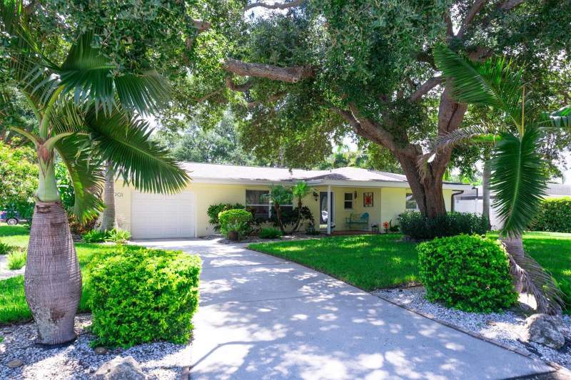 2 bedroom Single Family Residence at 1901 MARLIN DRIVE, LAKE BELLEAIR, BELLEAIR BLUFFS — photo 3