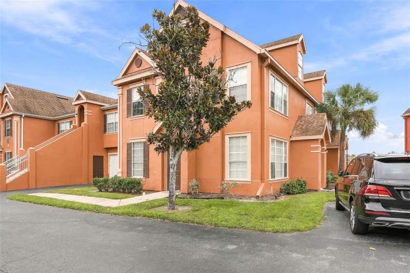 2 bedroom Condominium at 9746 Lake Chase Island Way, Lake Chase Condo, Tampa — photo 3