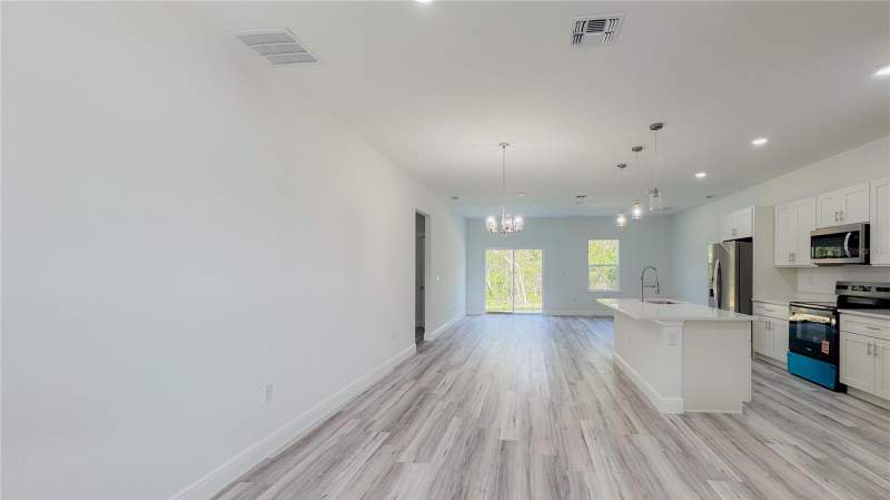 4 bedroom Single Family Residence at 15625 SW 37th Circle, Marion Oaks, Ocala — photo 2