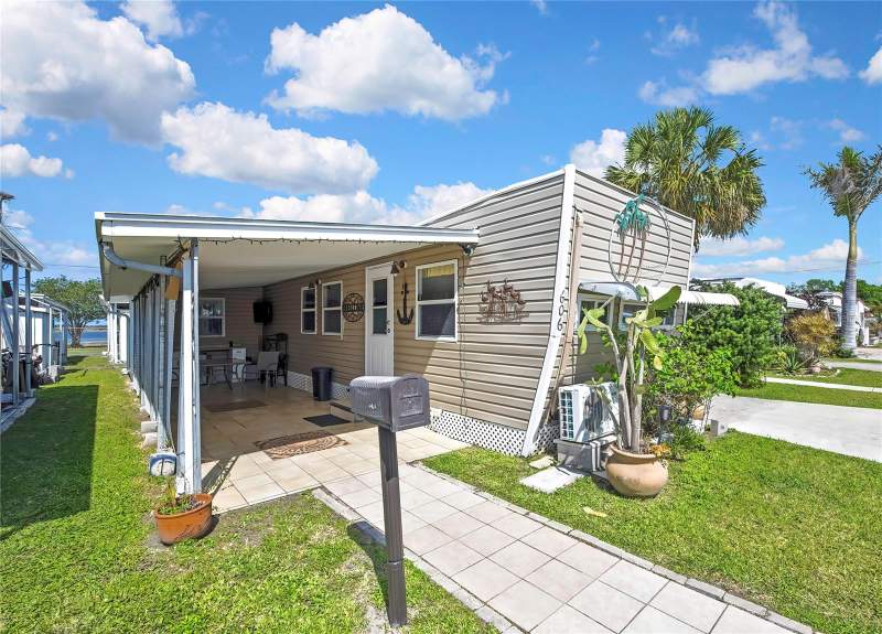 2 bedroom Mobile Home at 800 32nd Avenue #606, Lakeshore Mobile Home Park Sub, St Petersburg — photo 2