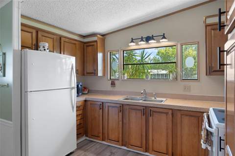7106 Fitzpatrick Avenue, Brooksville FL - photo 10 of 36