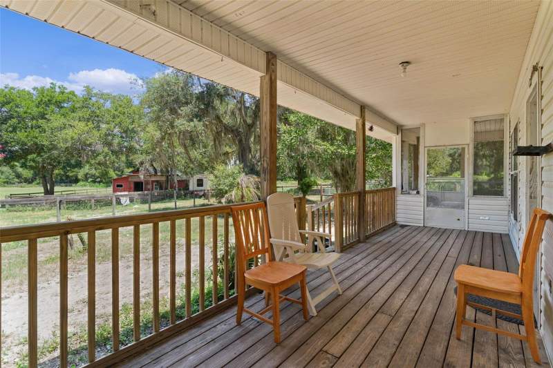 3 bedroom Single Family Residence at 13691 S Hwy 25, Eastlake Weir, Eastlake Weir — photo 5
