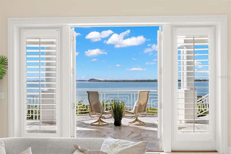 5 bedroom Single Family Residence at 6199 54th Street, Bayway Isles Unit 2 Rep, St Petersburg — photo 4