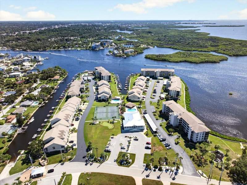2 bedroom Condominium at 8251 Brent Street #918, Sand Pebble Pointe Condo 01 Amd 02, Port Richey — photo 3