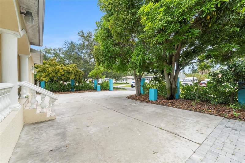 4 bedroom Single Family Residence at 1701 38th Avenue, Lynnmoor, St Petersburg — photo 5