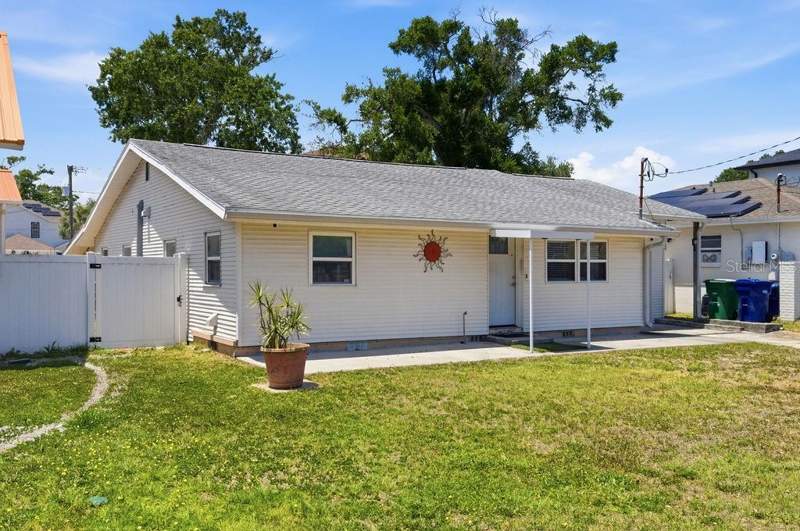 2 bedroom Single Family Residence at 7207 S West Shore Boulevard, Port Tampa City Map, Tampa — photo 2