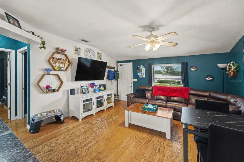 3 bedroom Single Family Residence at 5801 43rd Street, Royal Palm Heights, St Petersburg — photo 4