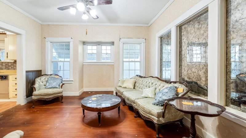 4 bedroom Single Family Residence at 127 E Laurel Avenue, Howey Emery Heights, Howey In The Hills — photo 3
