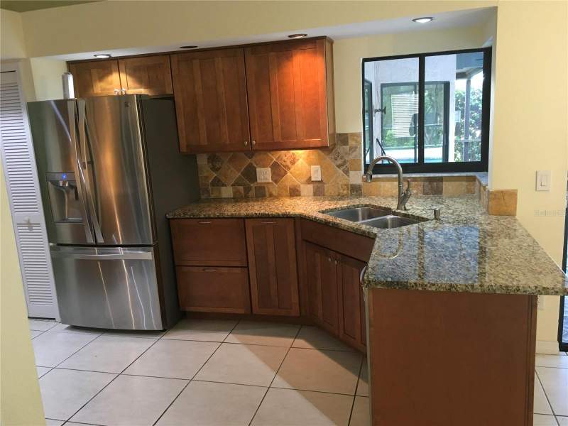 4 bedroom Single Family Residence at 1703 Paddock Drive, Walden Lake, Plant City — photo 2