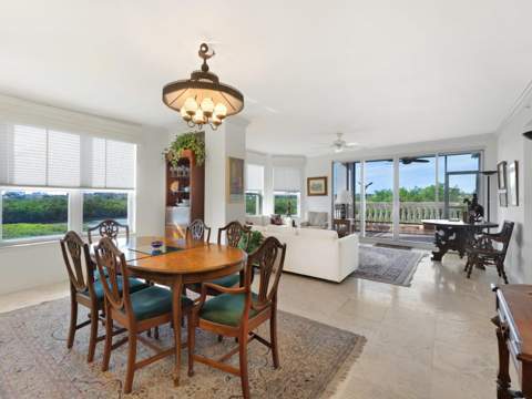 5430 Eagles Point Circle #101, Sarasota FL - photo 13 of 59