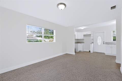 2438 N Ramona Circle, Tampa FL - photo 6 of 6