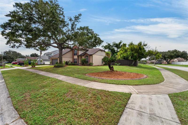 4 bedroom Single Family Residence at 12301 Pathway Court, Boyette Springs, Riverview — photo 2