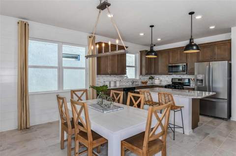 2621 Hammock Harbor Avenue, St Cloud FL - photo 11 of 33