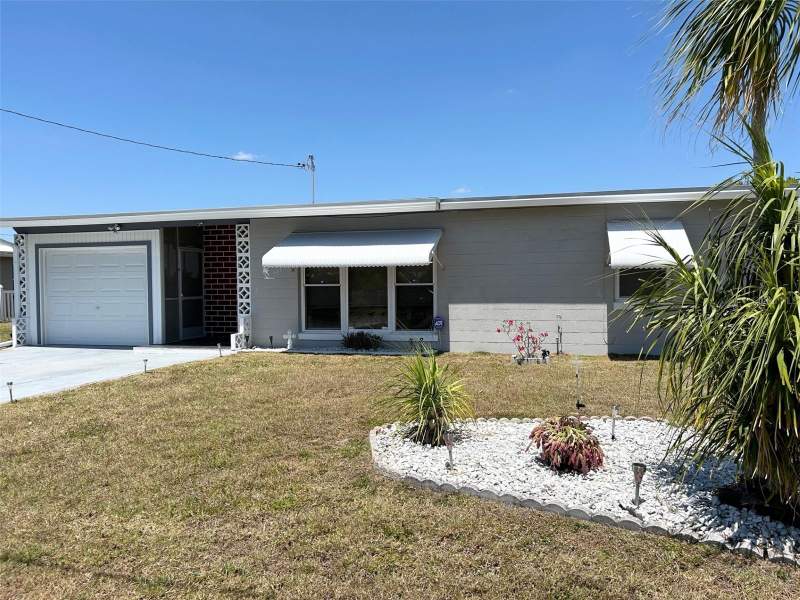 2 bedroom Single Family Residence at 123 Poinsettia Circle, Port Charlotte, Port Charlotte — photo 2