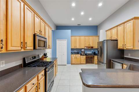 141 Winghurst Boulevard, Orlando FL - photo 14 of 45