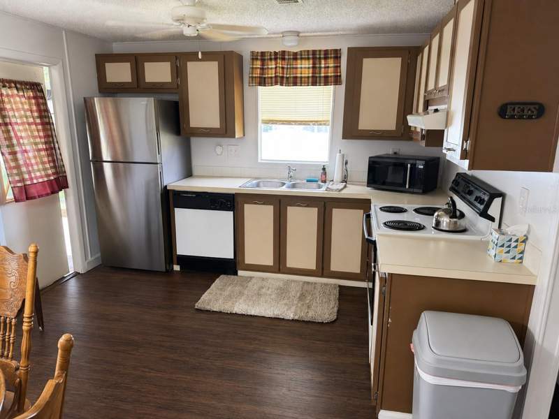 2 bedroom Manufactured Home at 1006 Oren Avenue, Orange Blossum, The Villages — photo 3
