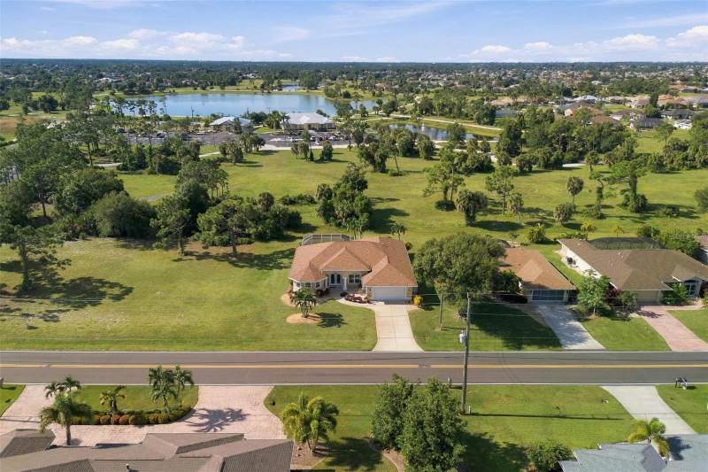 3 bedroom Single Family Residence at 614 Rotonda Circle, Rotonda West Broadmoor, Rotonda West — photo 3