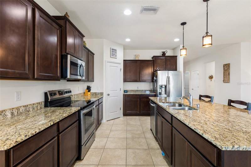 4 bedroom Single Family Residence at 5025 Jackel Chase Drive, Forest Brooke Ph 2A, Wimauma — photo 3