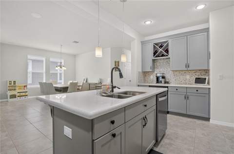 8163 Corkfield Avenue, Orlando FL - photo 14 of 36