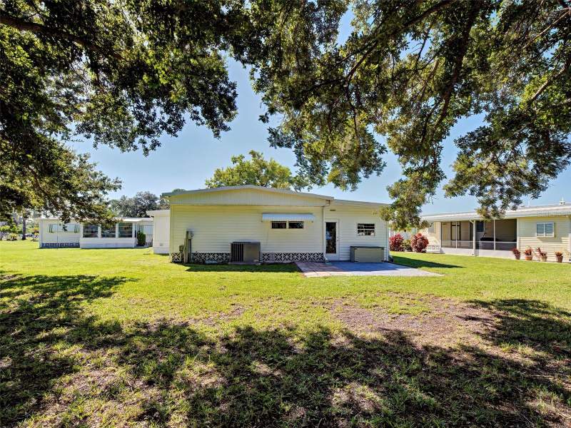 2 bedroom Mobile Home at 6786 Hoemi Court, Holiday Park, North Port — photo 5