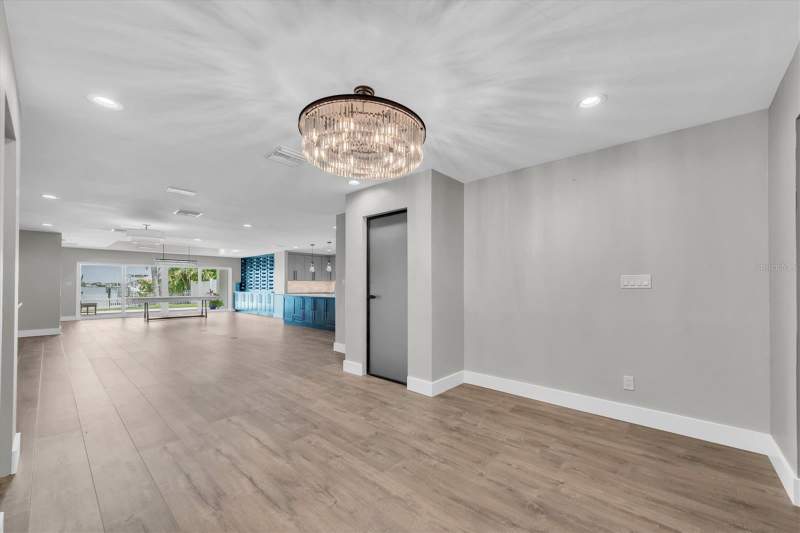 3 bedroom Single Family Residence at 303 N Bath Club Boulevard, Bath Club Estates 2nd Add, North Redington Beach — photo 4