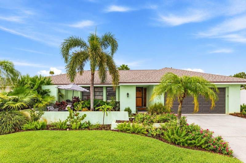 4 bedroom Single Family Residence at 10211 139th Street, Century Oaks, Largo — photo 5