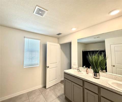 3727 Capri Coast Drive, Plant City FL - photo 10 of 22