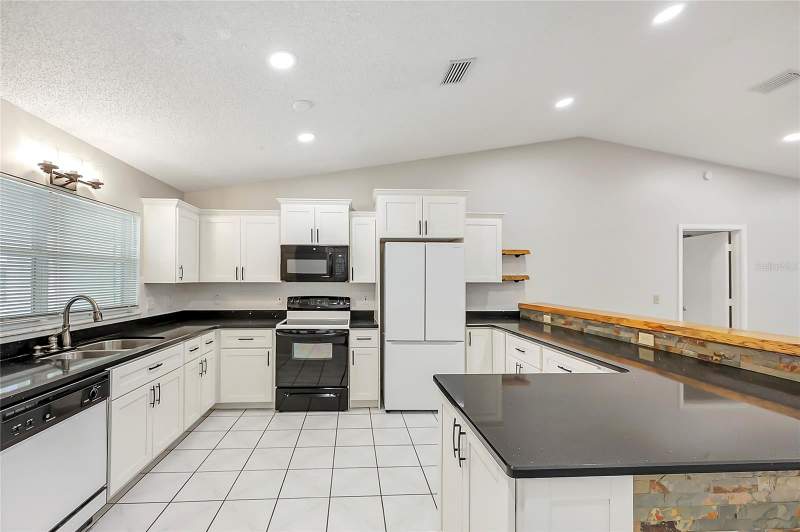 2 bedroom Villa at 9314 SW 97th Lane #A, On Top/The World Re 1B, Ocala — photo 5