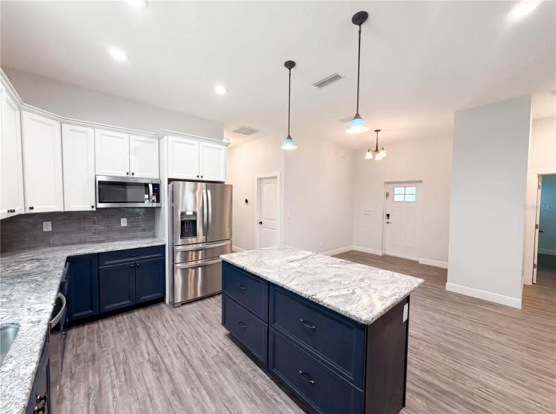 3 bedroom Single Family Residence at 2700 Westside Drive, South, Leesburg — photo 2